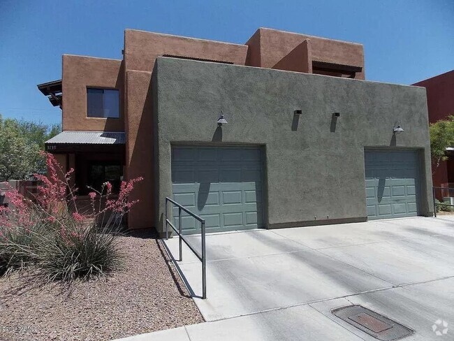 Building Photo - 3135 N Olsen Ave