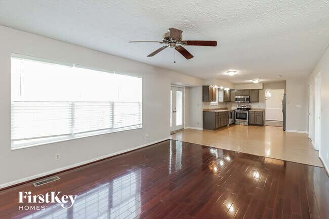 Foto del edificio - 3574 Lakewood Ct