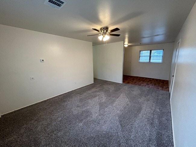 Building Photo - Charming 3 bedroom home available now!