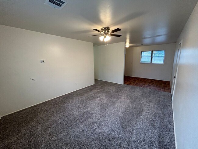 Foto del edificio - Charming 3 bedroom home available now!