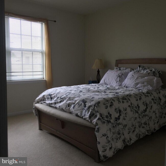 12954 Centre Park Cir Unit 401, Herndon, VA 20171 Room for Rent in