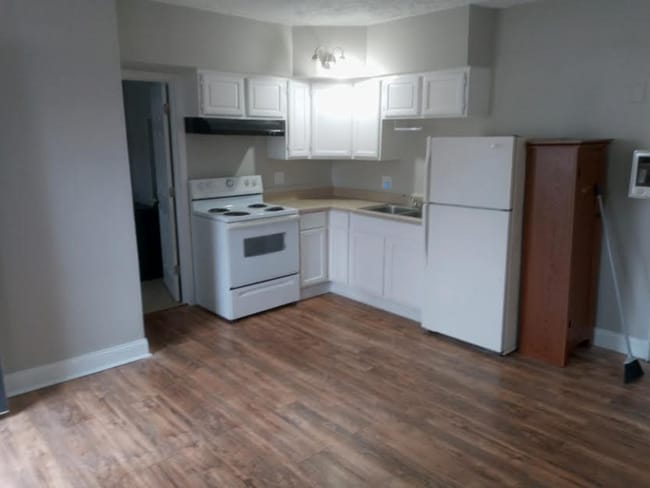 Building Photo - 539 Maple Ave