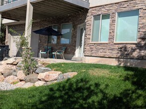 Building Photo - 5145 Mile High Cir