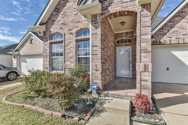 Building Photo - 15911 Pleasant Green Cir