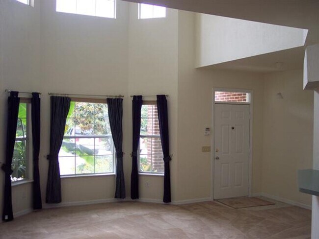 Building Photo - Monticello Condominiums-2 Bedroom/2 Bath w...