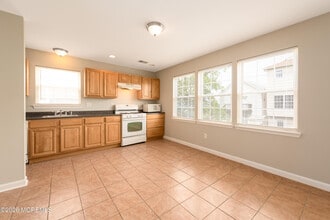 Building Photo - 41 Seabreeze Way