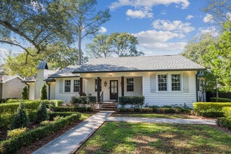 Building Photo - 1566 Country Club Dr