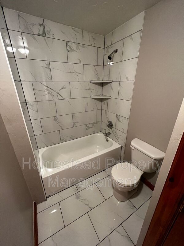Foto del edificio - 3633 N Youngs Blvd