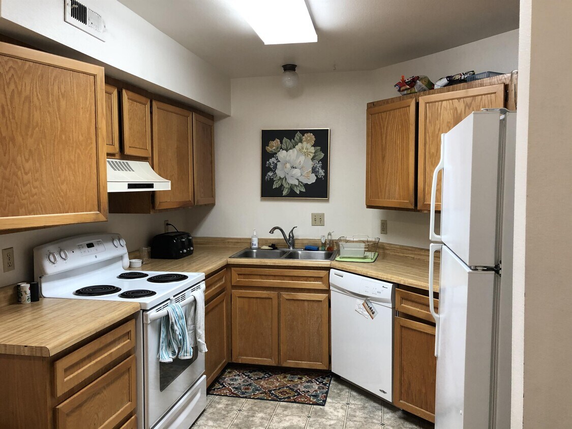 Primary Photo - 659 E 700 N