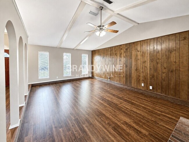 Foto del edificio - 3025 Jamestown Dr