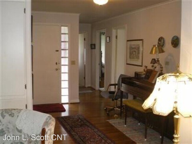 Building Photo - 3 br, 2.5 bath House - 411 Byrd St.