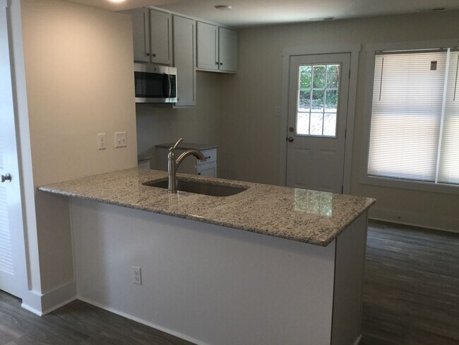 Foto del edificio - Townhouse in Blackstone-Fort Pickett Area
