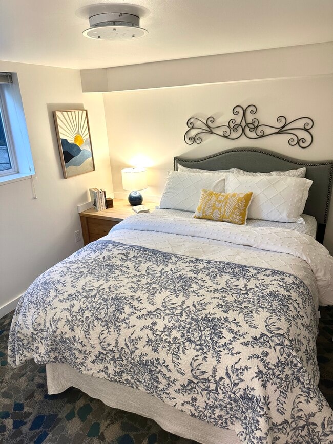 Foto del edificio - 11639 1st Ave NW