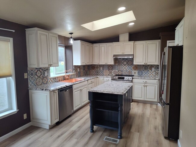 Building Photo - Live on the Clearwater River!  3 bedroom 2...