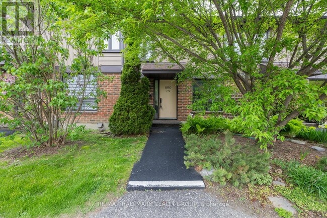 Photo du bâtiment - 890-890 Cahill Dr W