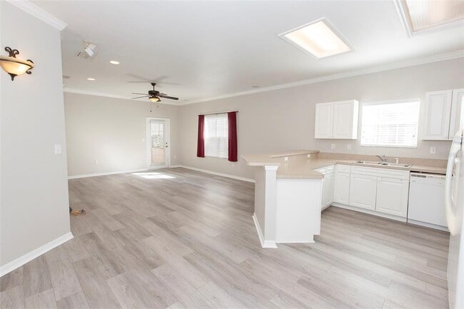 Building Photo - 4712 NW 80th Rd