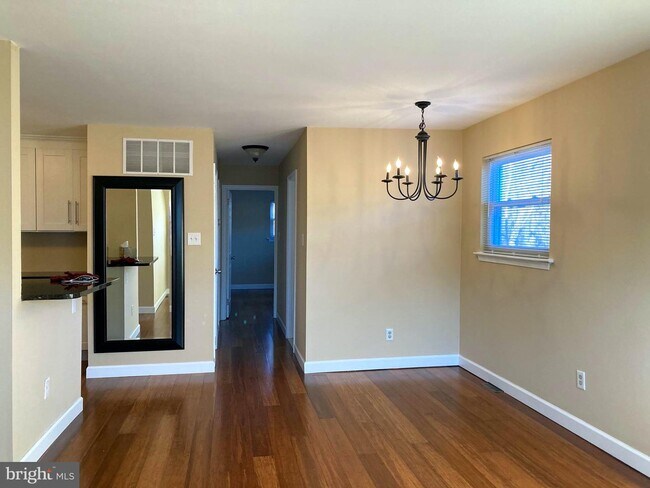 Building Photo - 149 Meadowbrook Ln