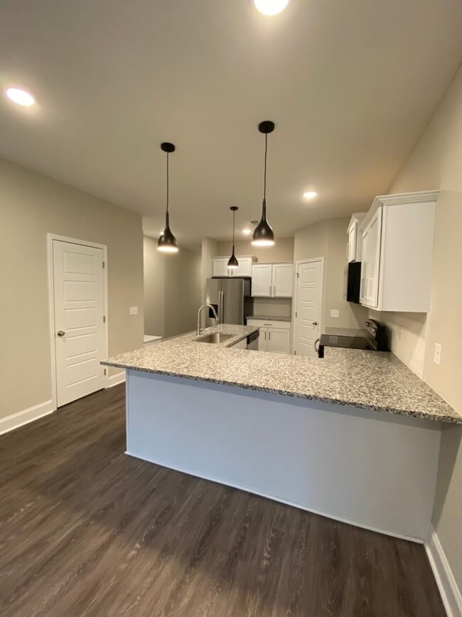 Building Photo - 1023 Glenkirk Dr