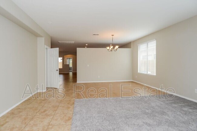 Foto del edificio - 868 W Vineyard Plains Dr