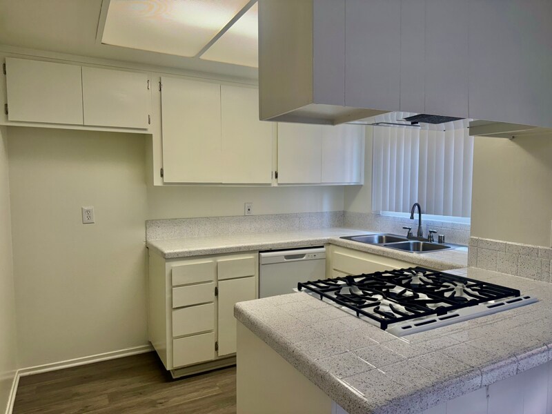 Foto principal - 16862 Lynn Lane