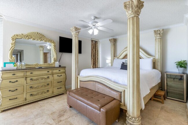 Foto del edificio - 10515 Front Beach Rd