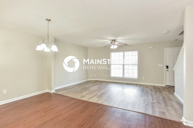 Foto del edificio - 3 Bedroom Pet-Friendly Home in La Vergne, TN with Main Street Renewal
