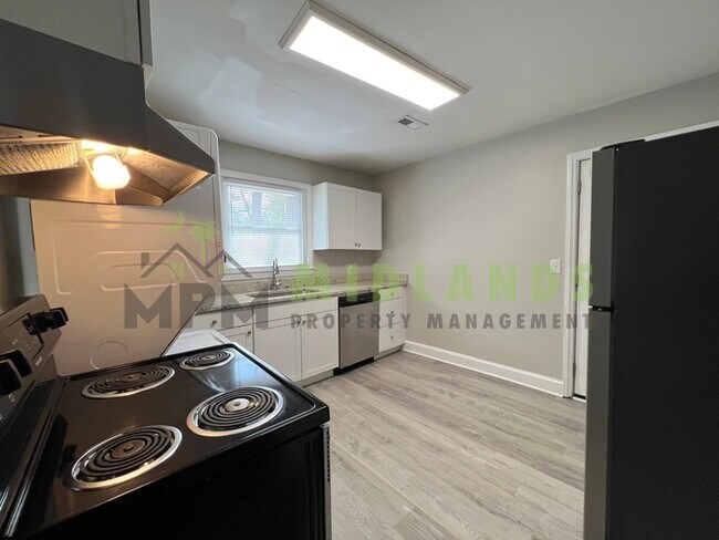 Building Photo - 6811 Doby Dr