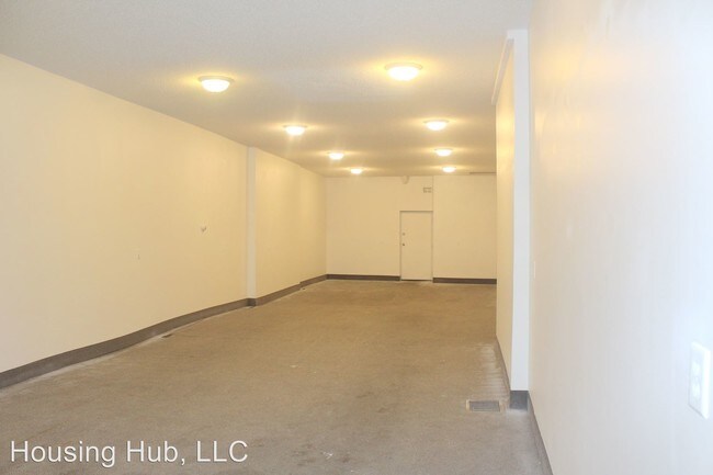 Building Photo - 776 7th St E