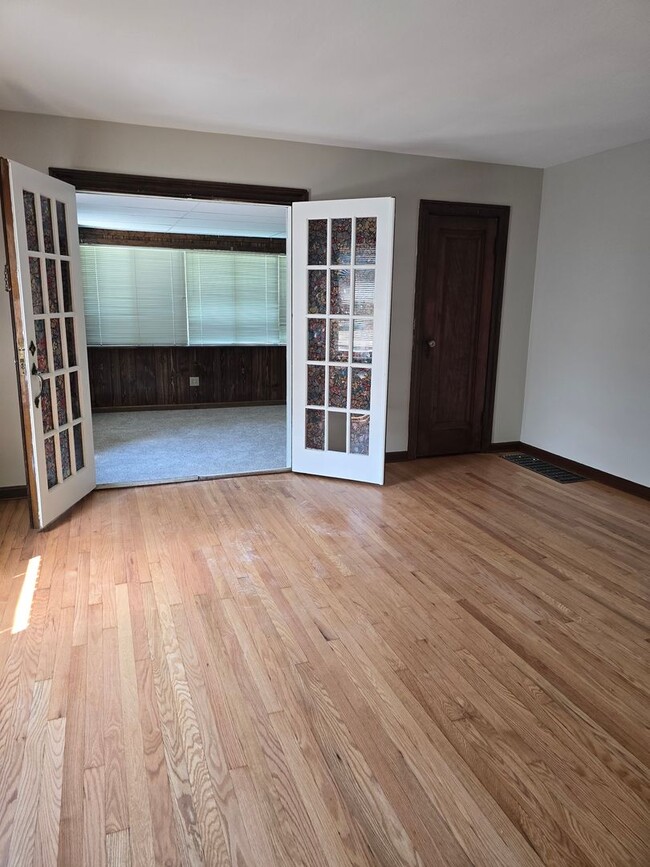 Photo - Lawrence Duplex Apartment