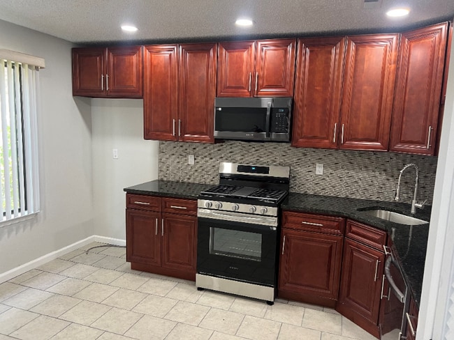 Building Photo - 29 Nicole Terrace