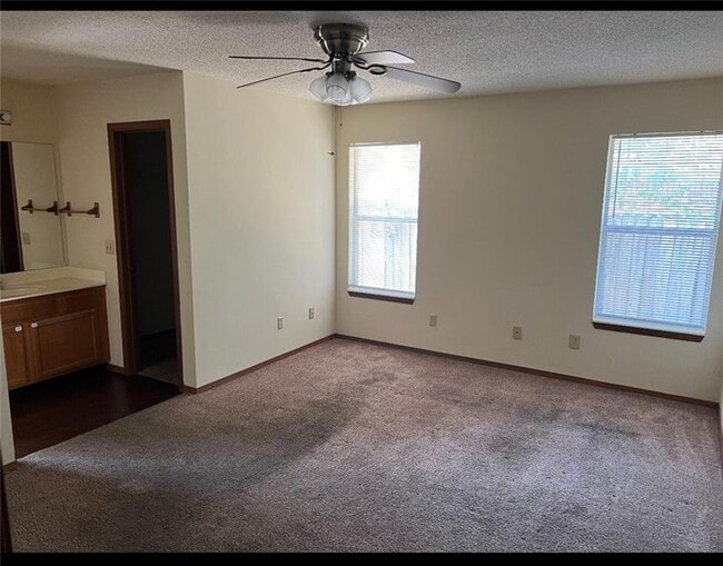 Building Photo - 3103 Adrian Ave