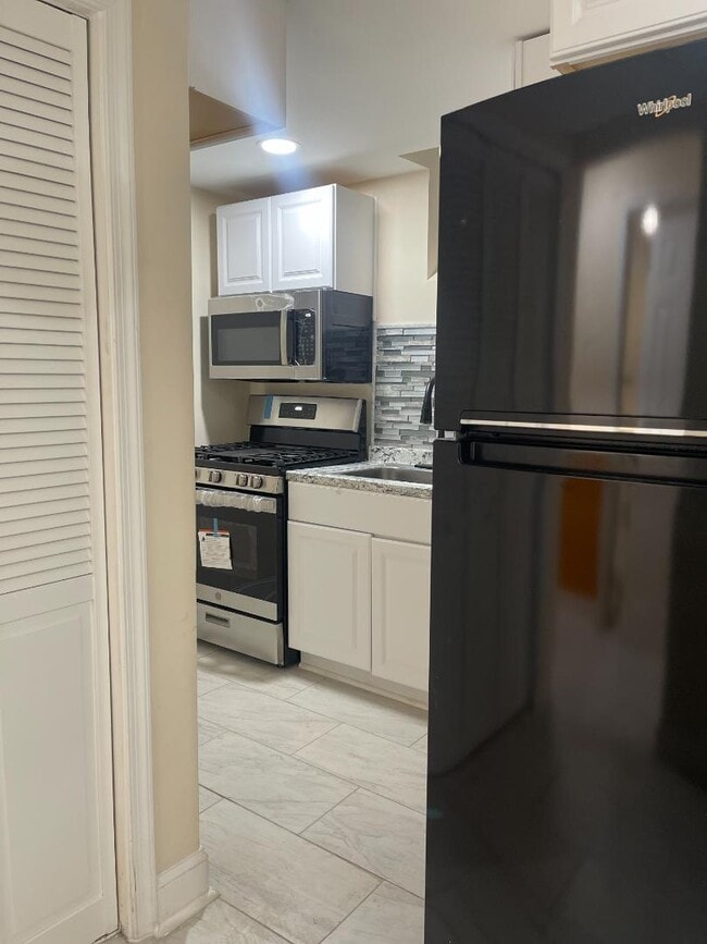 Photo - 416 Topeka Ave Apartment