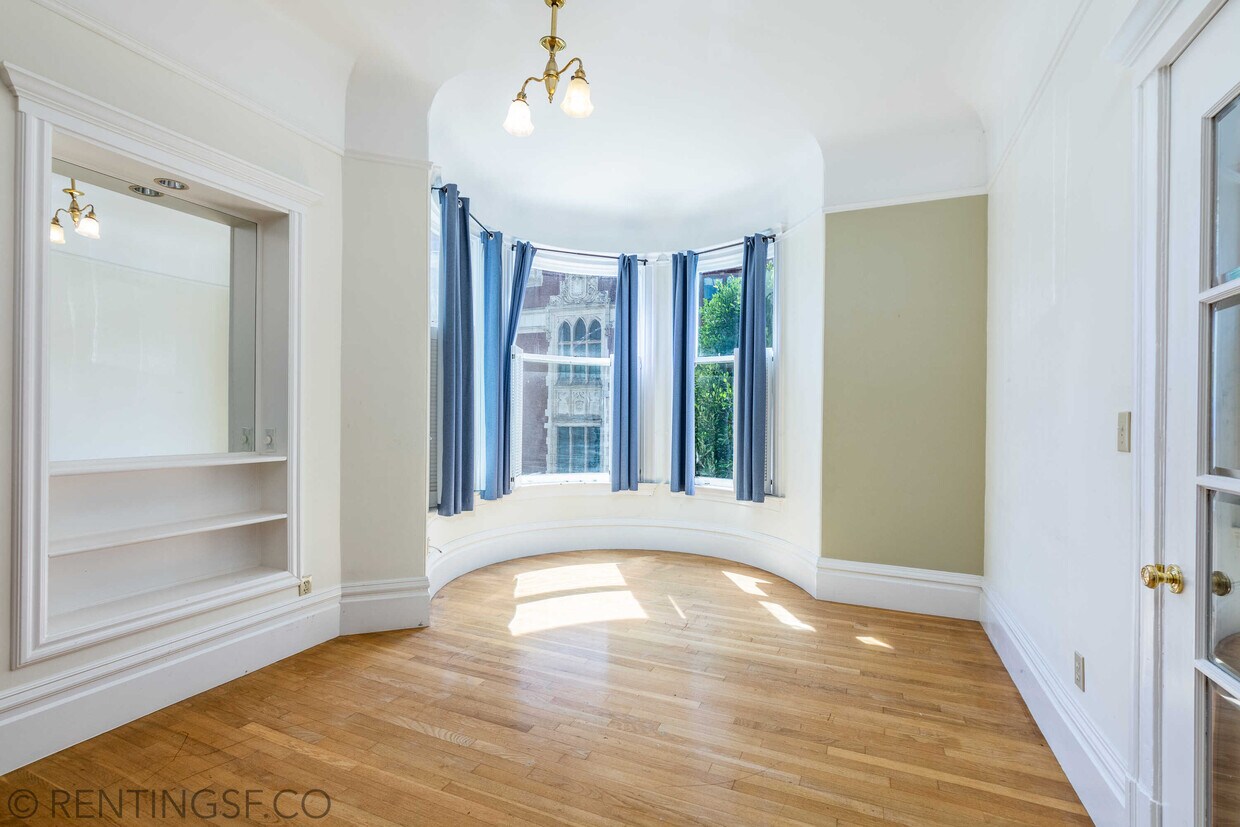 Primary Photo - Grand Scale 3 Beds x2 Baths Flat in Lower ...