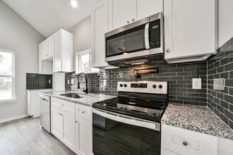 Building Photo - 16613 E Lynbrook