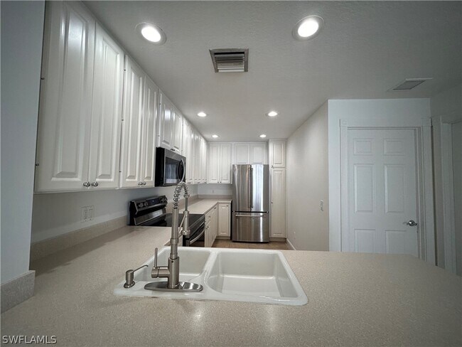 Building Photo - 28262 Villagewalk Cir