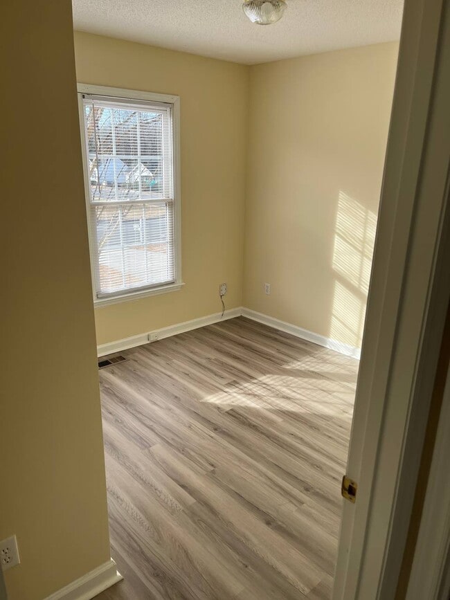 Building Photo - 2050 Compacta Dr