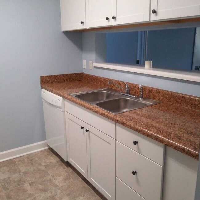 Foto del edificio - Chapel Hill / 4BR Univ Comm FURNISHED Condo