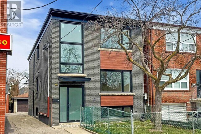 Photo du bâtiment - 148 Lambton Ave