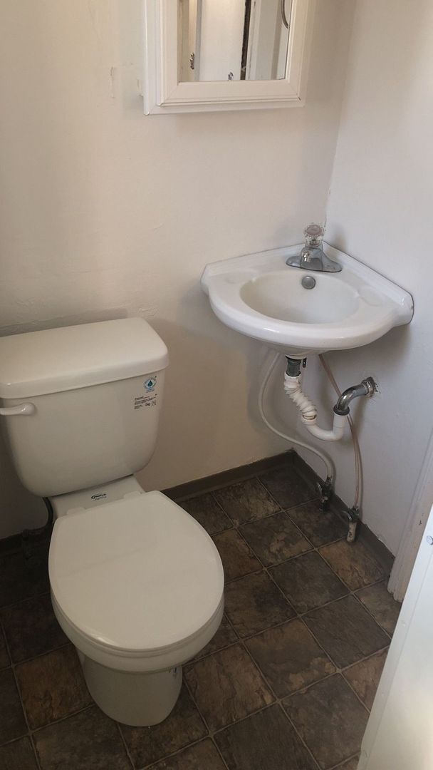 Foto del edificio - 513-515 NE Kamiaken Street