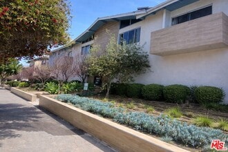 Building Photo - 420 Raymond Ave