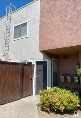 Building Photo - 325 Standiford Ave