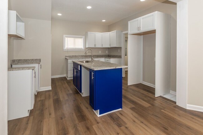 Building Photo - 3921 Boulevard Pl