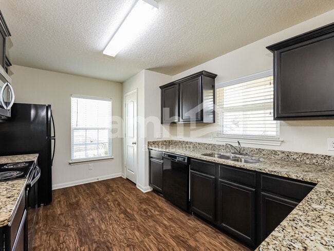 Building Photo - 12340 Siragusa