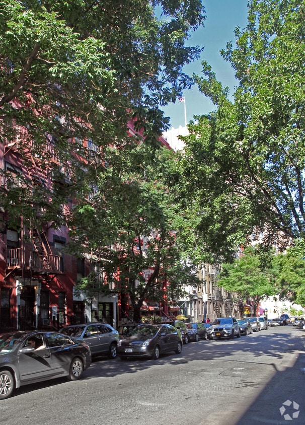 Building Photo - 242-244 W 16th St