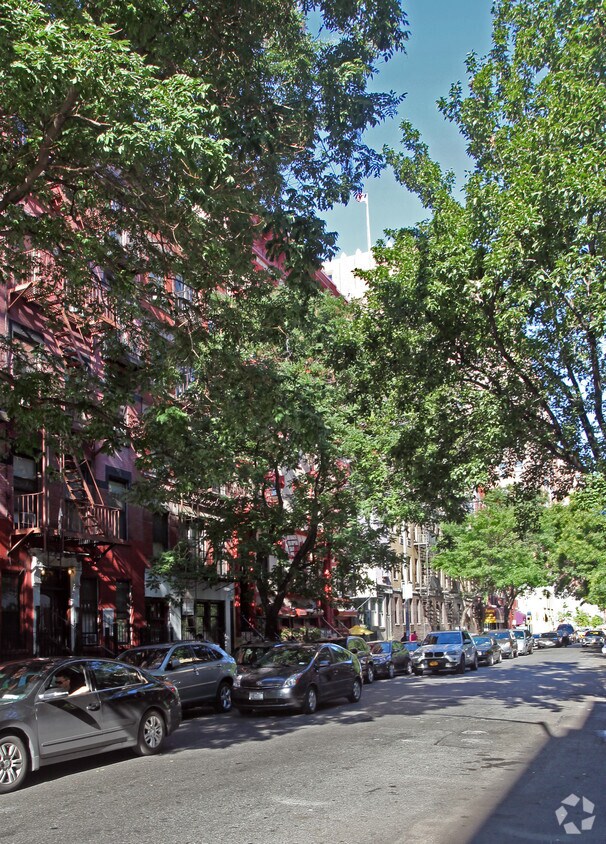 Foto del edificio - 242-244 W 16th St