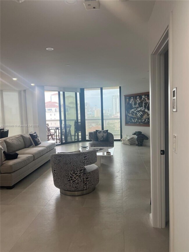Building Photo - 20191 E Country Club Dr
