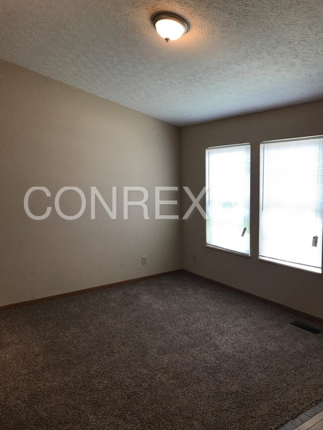 Building Photo - 4901 Dexter Ct