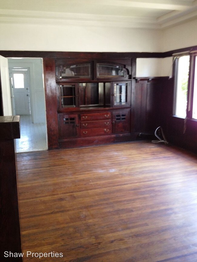 Building Photo - 676 30th St