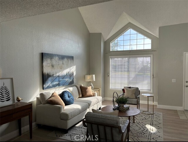 Foto del edificio - 3460 N Orangewood Ave