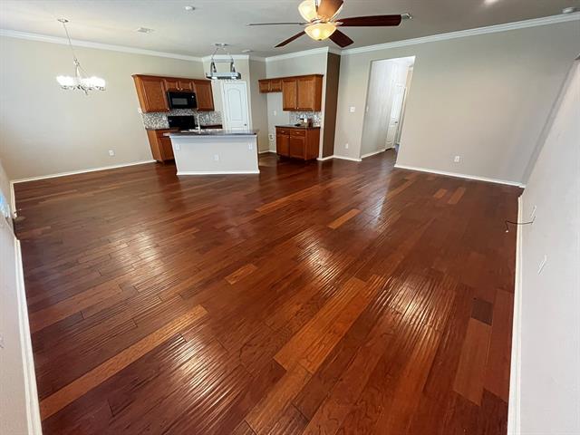 Foto del edificio - 129 Sierra Dr